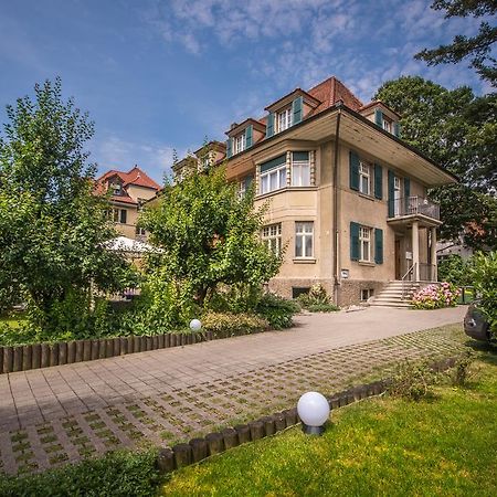 Max Aviation Villa & Apartments Bern Kültér fotó