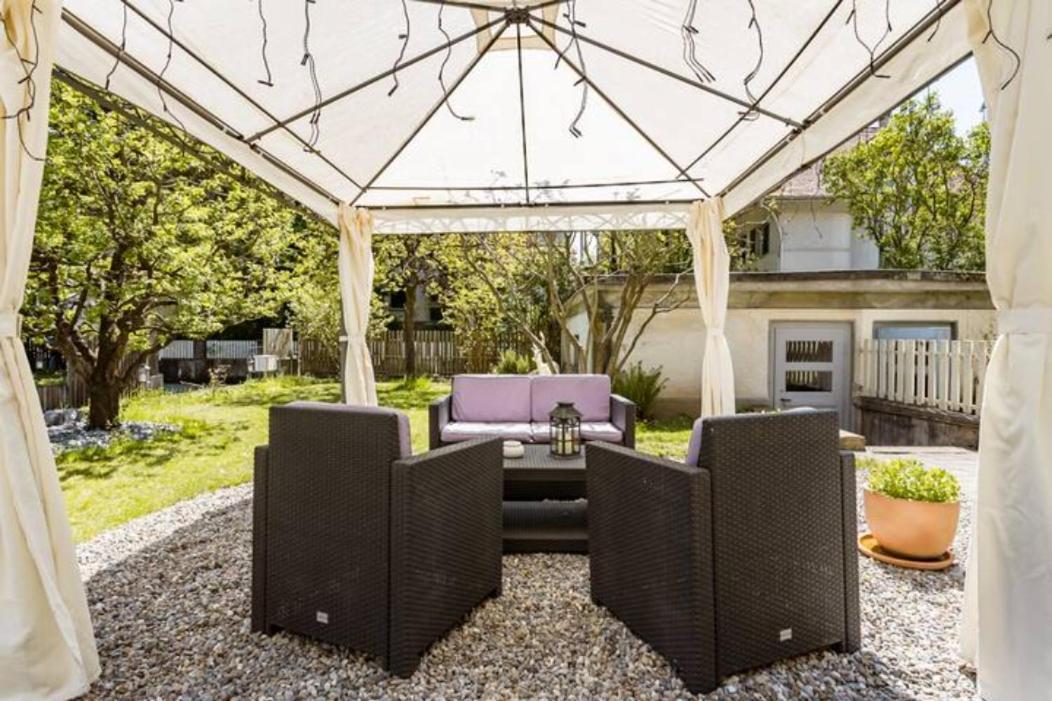Max Aviation Villa & Apartments Bern Kültér fotó