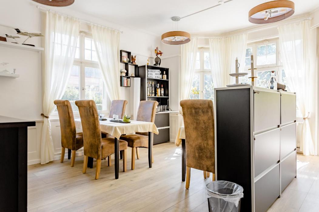 Max Aviation Villa & Apartments Bern Kültér fotó