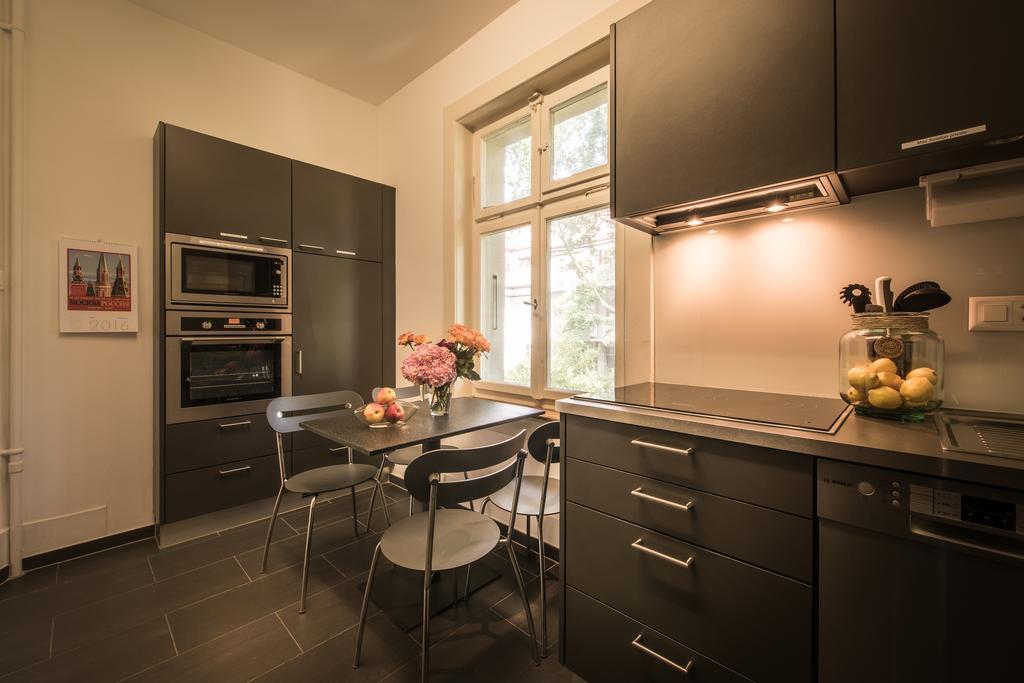 Max Aviation Villa & Apartments Bern Kültér fotó