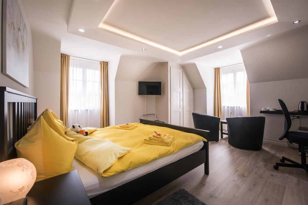 Max Aviation Villa & Apartments Bern Kültér fotó