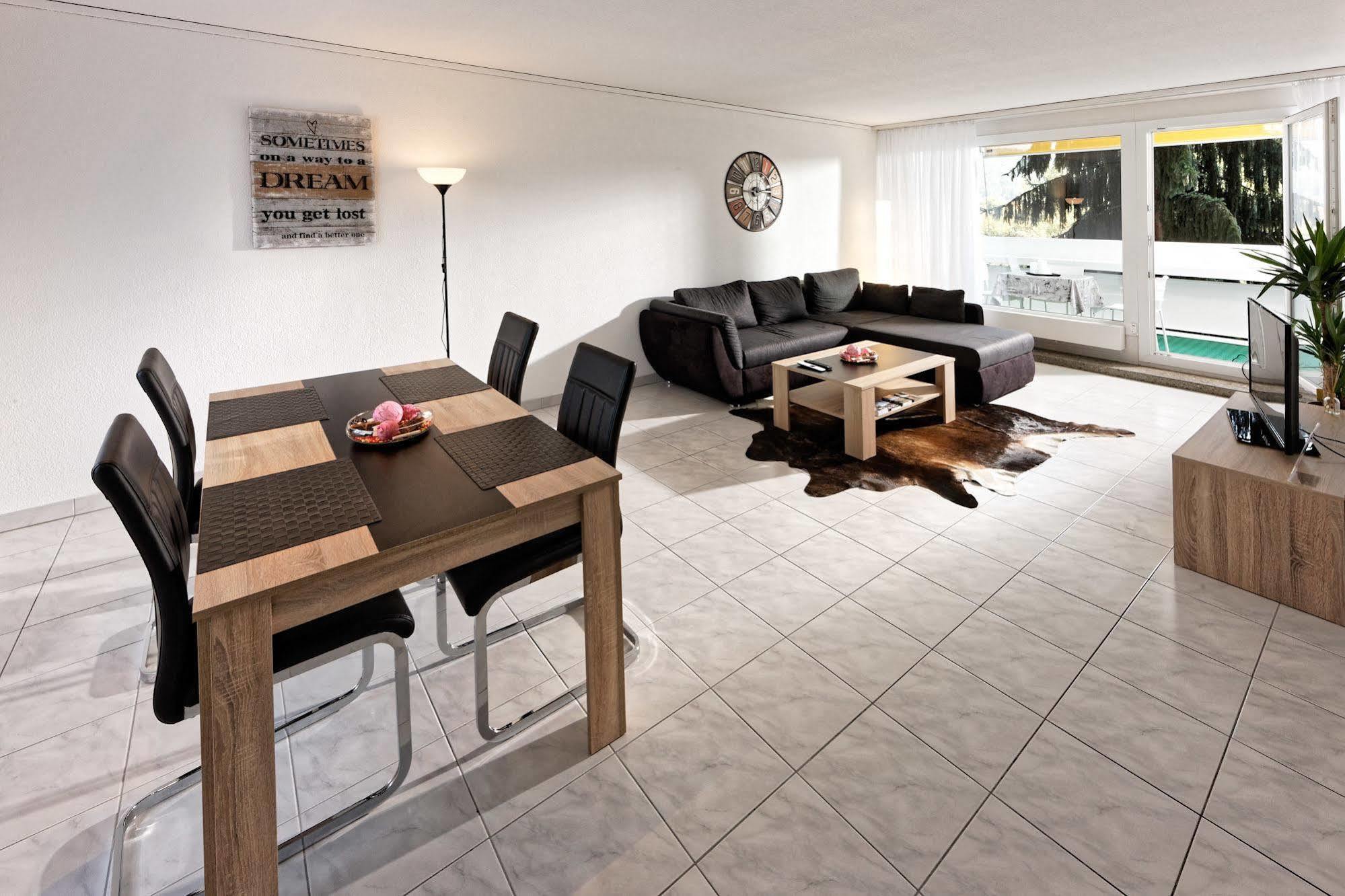 Max Aviation Villa & Apartments Bern Kültér fotó