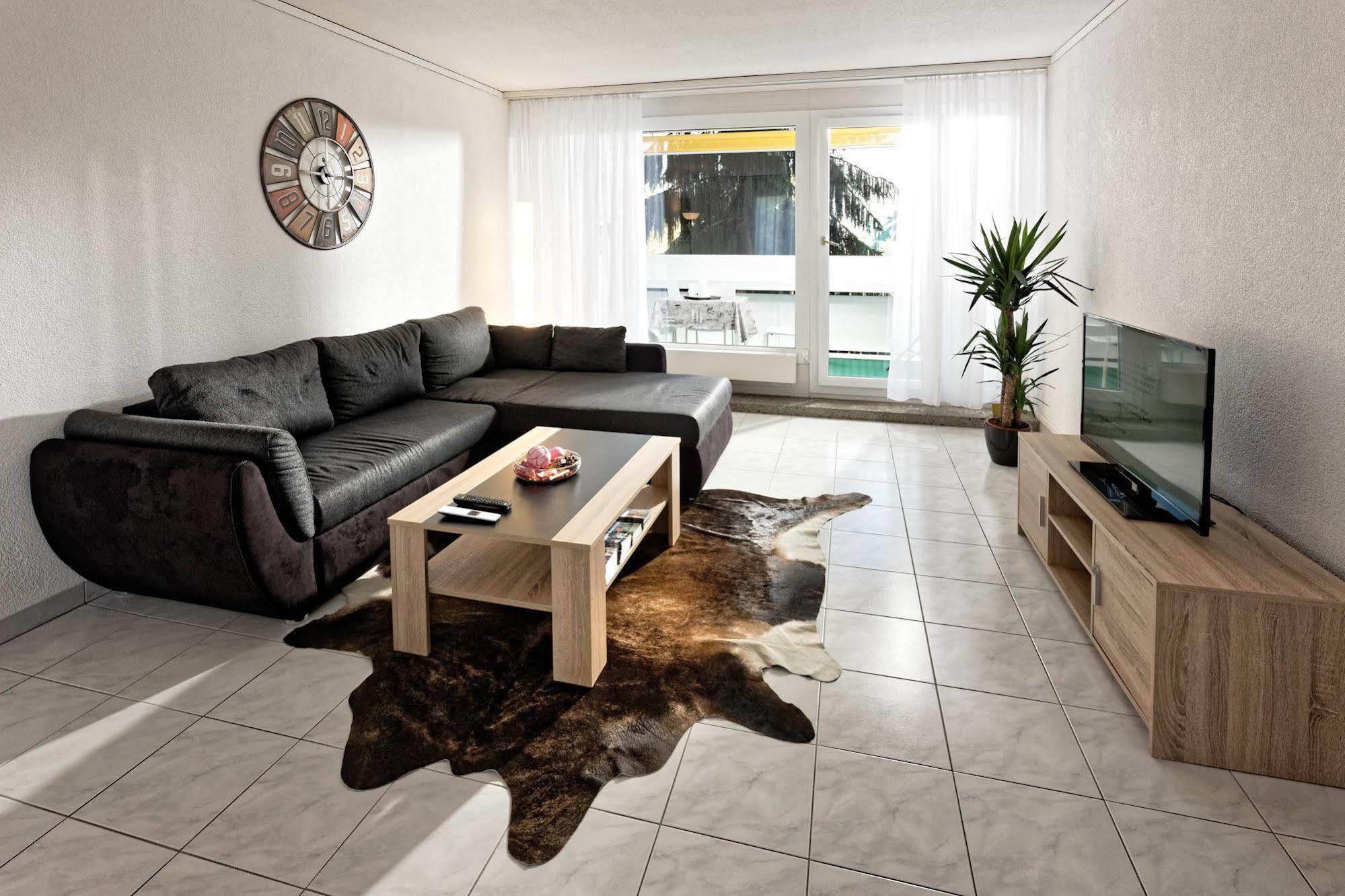 Max Aviation Villa & Apartments Bern Kültér fotó