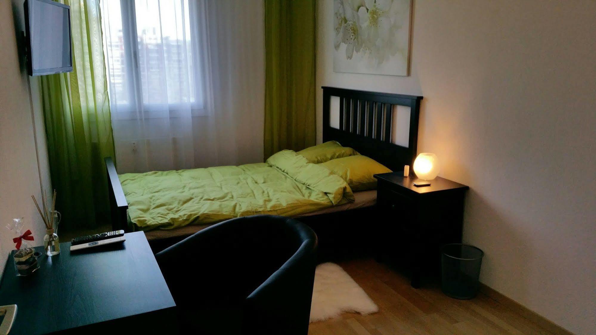 Max Aviation Villa & Apartments Bern Kültér fotó